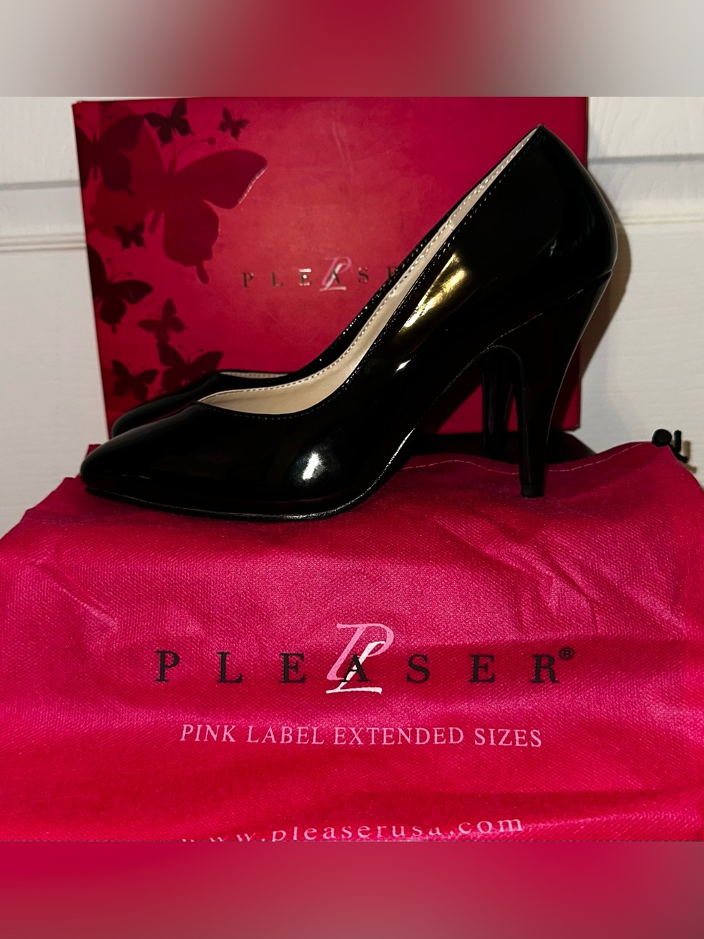 PLEASER PINK LABEL ‘Dream-420’ Black Patent Heels 9 NIB